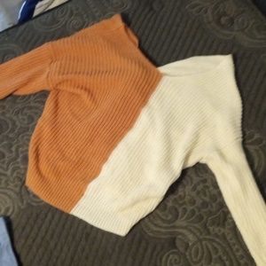 Cropped orange and white sweater with twist in back L